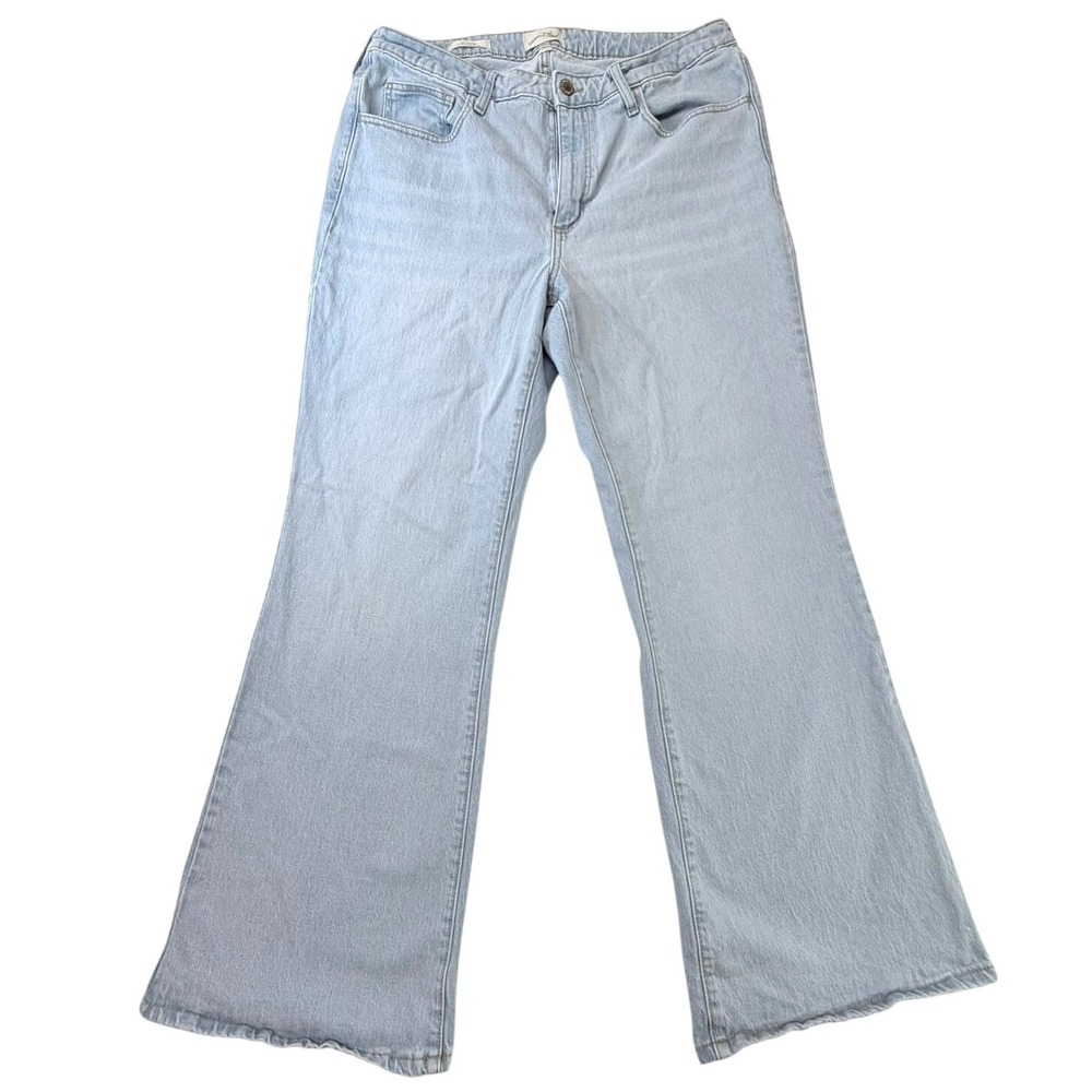Universal Thread Jeans Women's 17R High Rise Flare Light Wash Blue Denim